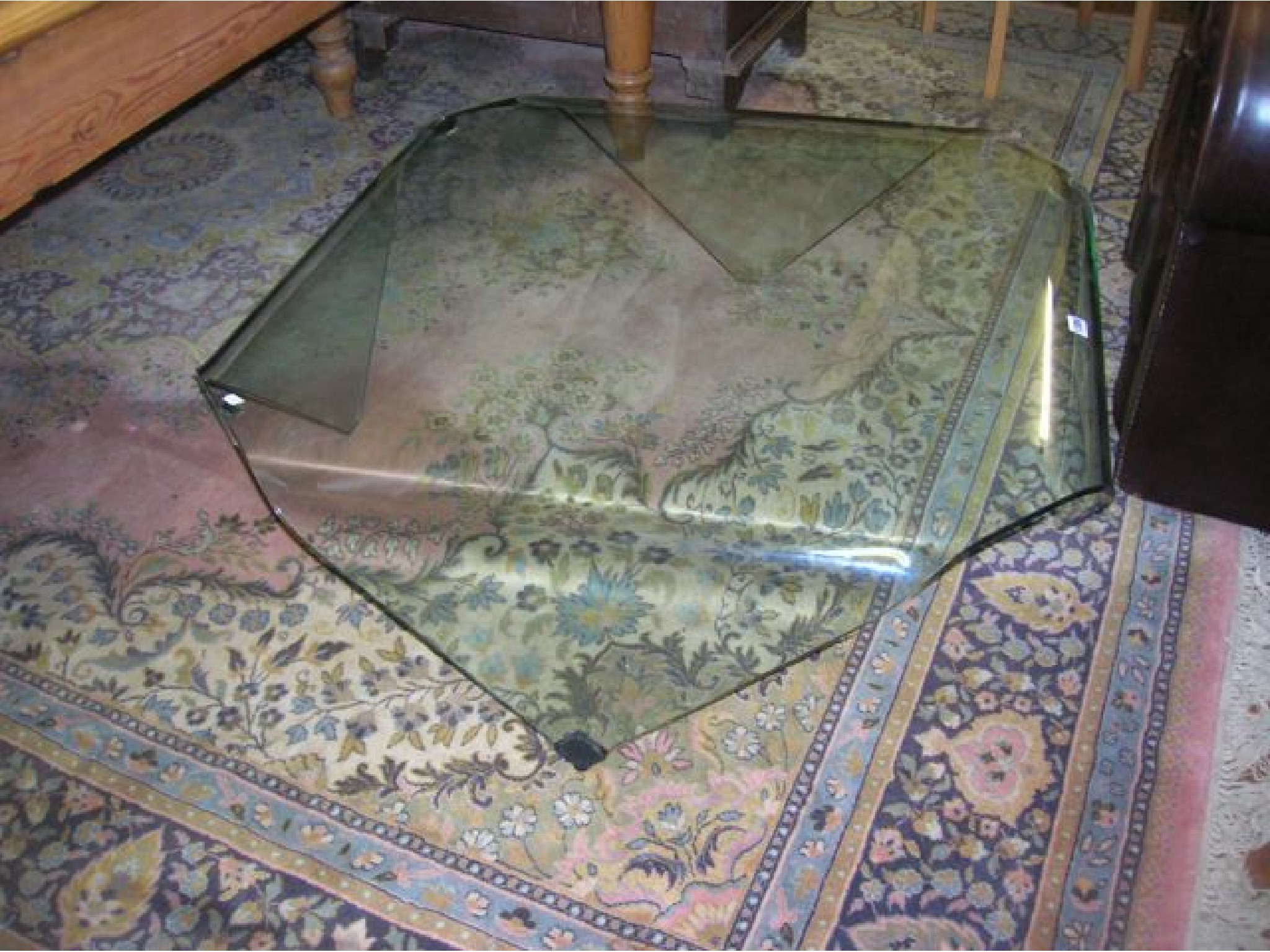 Appraisal: A good quality contemporary glass occasional table with folded triangular