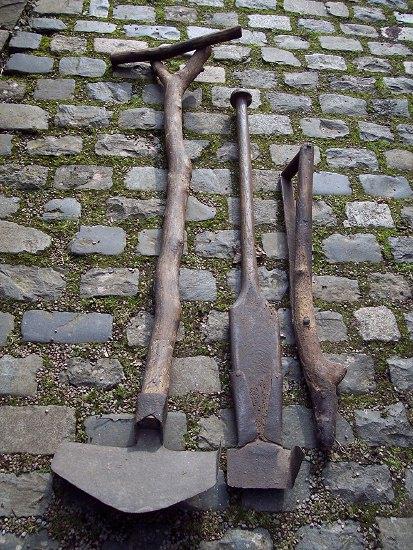 Appraisal: A peat cutter a dibber and a breast plough