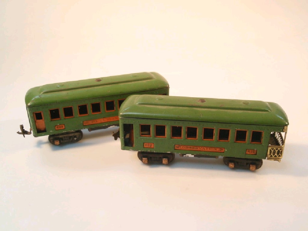 Appraisal: Two tin plate O-gauge Pullman carriages