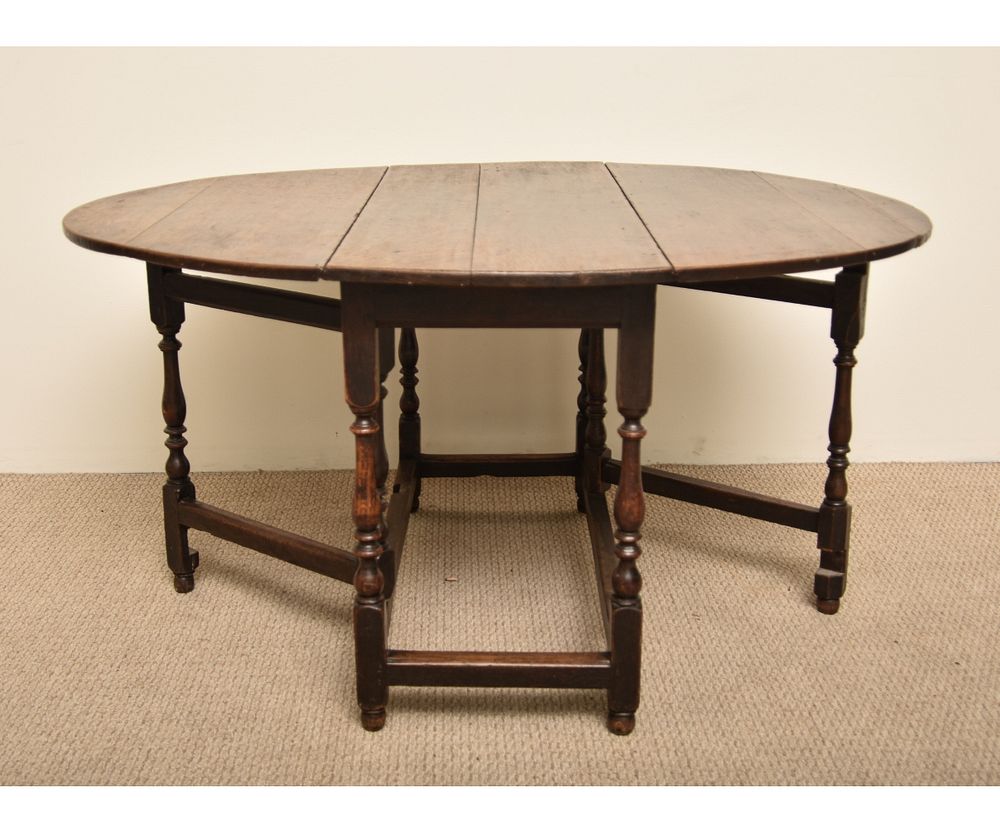 Appraisal: William Mary Gate Leg Table William Mary oak gate leg