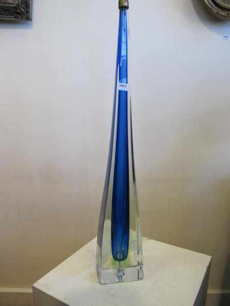 Appraisal: A LARGE MURANO ART GLASS LAMP BASE FAULTS