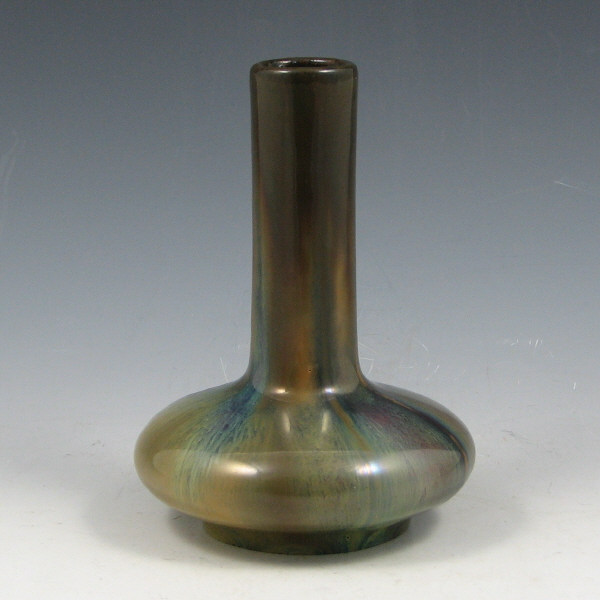 Appraisal: Fulper bud vase in Flemington Green glaze Excellent flambe treatment