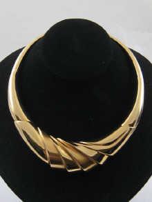 Appraisal: A carat gold Art Deco style Italian collar necklace weight