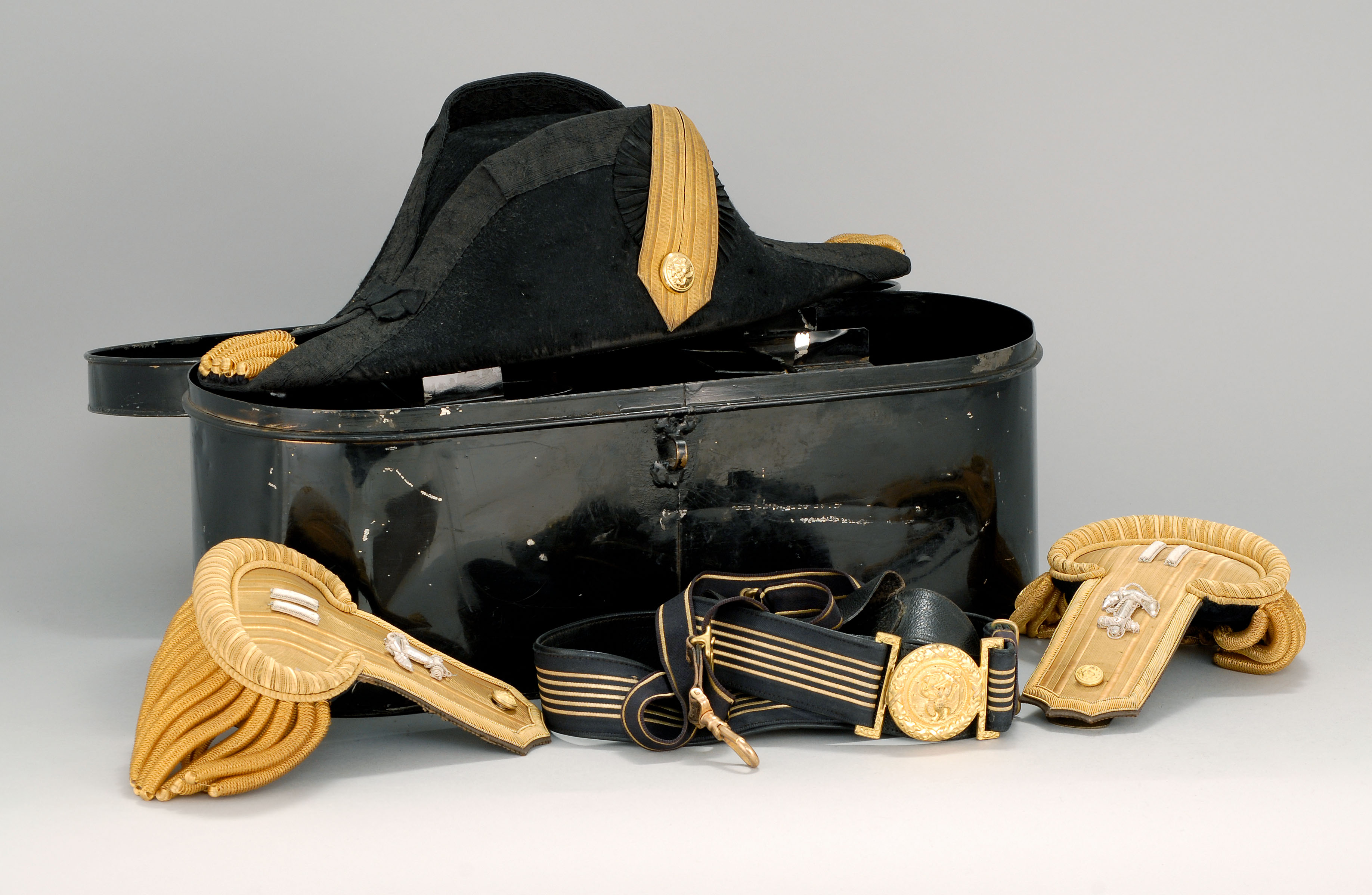 Appraisal: CASED U S NAVAL CHAPEAU-DE-BRAS AND EPAULETS Late th CenturyIn