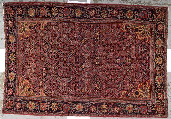 Appraisal: A Fereghan Sarouk rug Central Persia late th century size