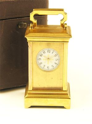 Appraisal: A French miniature carriage clock No with a vertical lever