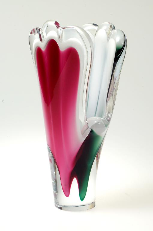 Appraisal: FLYGSFORS COQUILLE GLASS VASE DESIGNED BY PAUL KEDELV c of