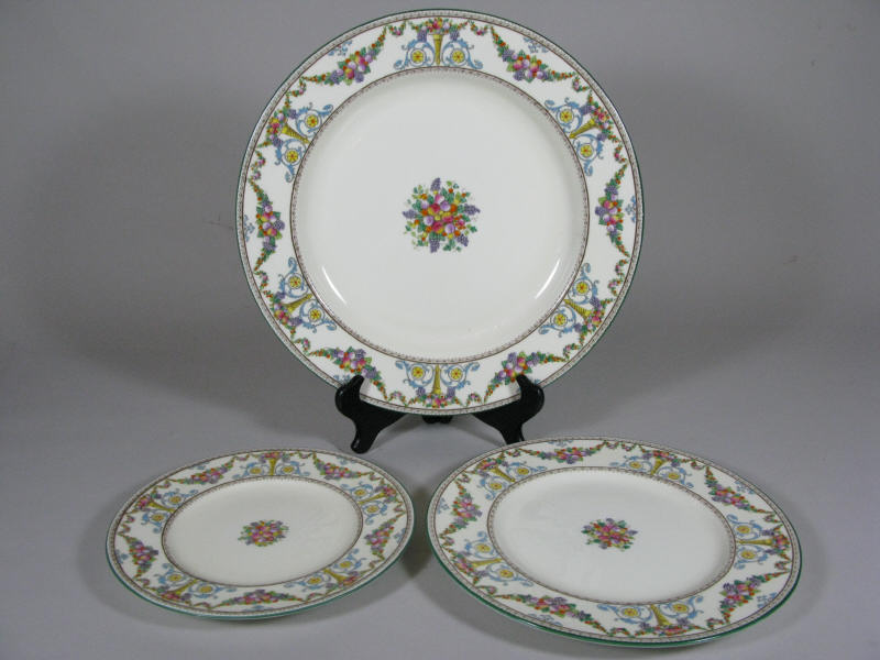 Appraisal: Wedgwood Partial Dinner Service Ventnor pieces including dinner plates salad