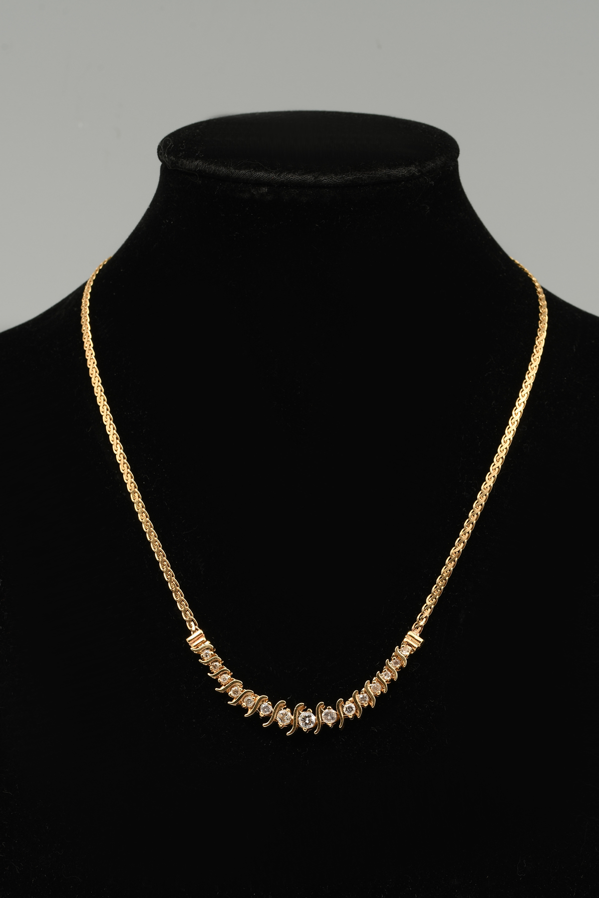 Appraisal: K CTW DIAMOND NECKLACE K yellow gold diamond necklace contains