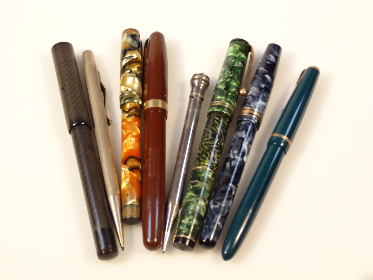 Appraisal: Various fountain pens to include green and black marble fountain