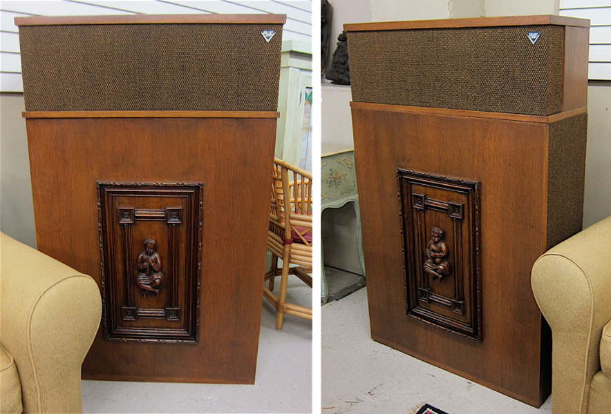 Appraisal: A PAIR OF VINTAGE KLIPSCHORN CORNER SPEAKERS Klipsch and Associates