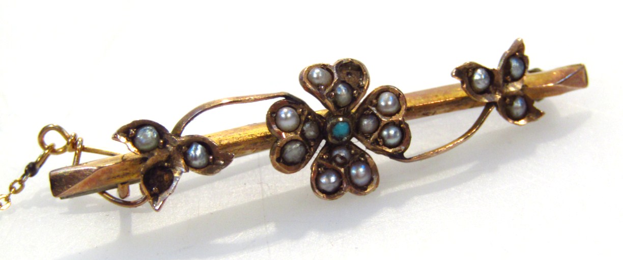 Appraisal: An Edwardian ct gold bar brooch with turquoise and pearl