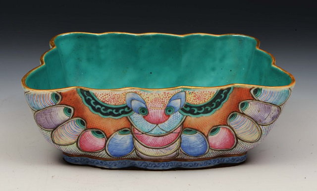 Appraisal: A CHINESE POLYCHROME 'butterfly wing' decorated shaped bowl seal mark