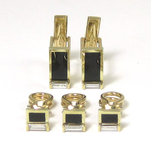 Appraisal: MAN'S DIAMOND BLACK ONYX AND YELLOW GOLD TUXEDO CUFFLINK AND