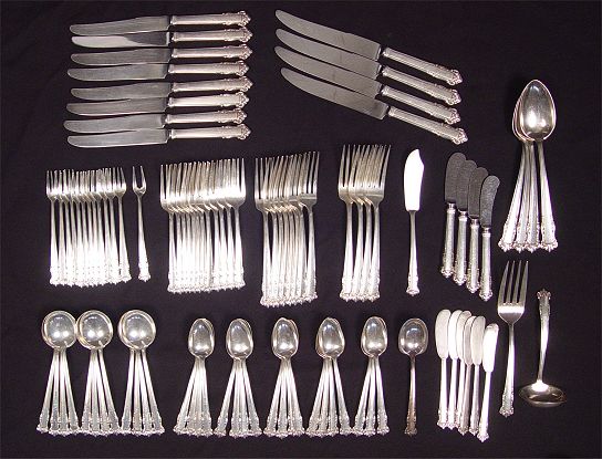 Appraisal: LUNT ''ENGLISH SHELL'' STERLING FLATWARE SERVICE pieces in the English