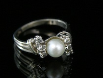 Appraisal: A Pearl And White Gold Ladies' Ring A mm pearl