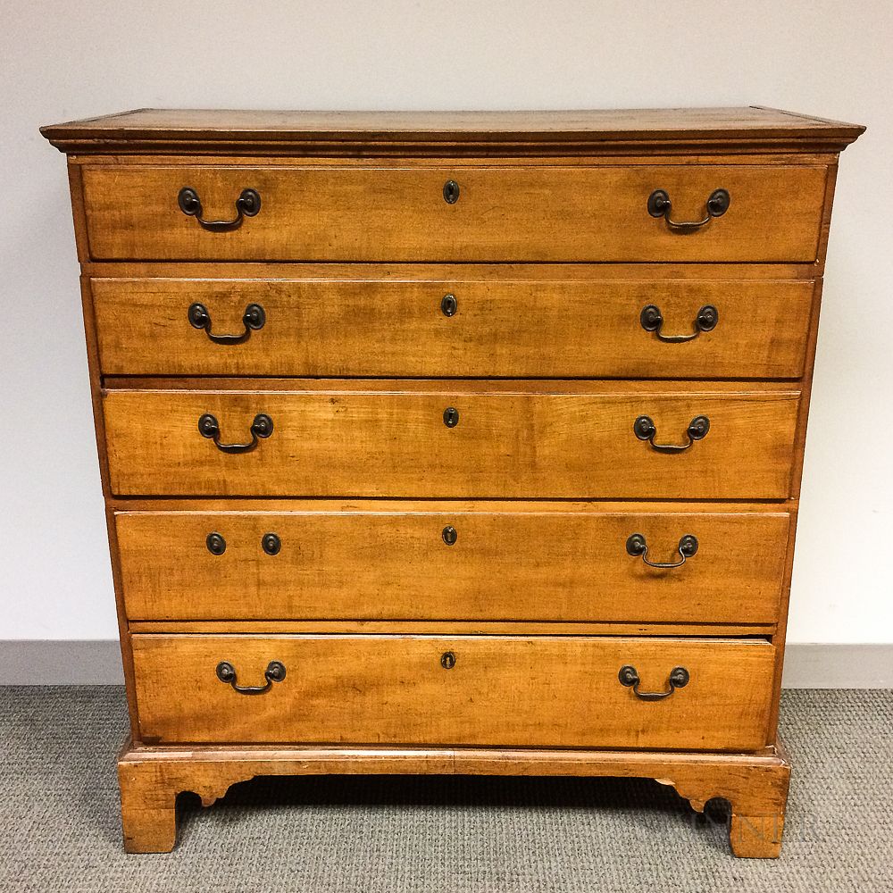 Appraisal: Chippendale Maple Chest of Drawers Chippendale Maple Chest of Drawers