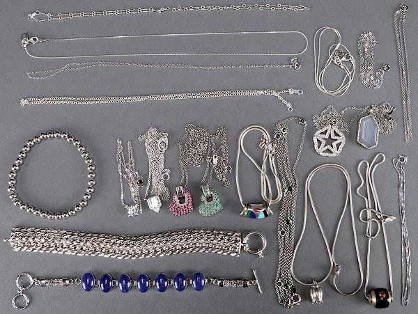 Appraisal: A COLLECTION OF STERLING SILVER JEWELRY A COLLECTION OF STERLING