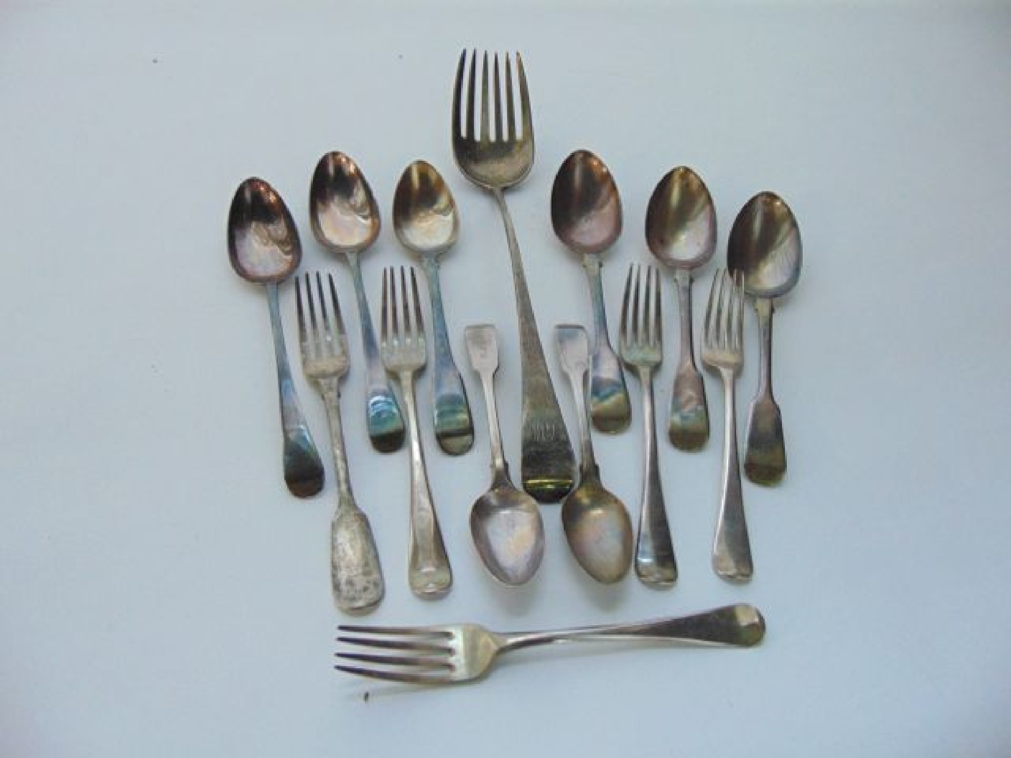 Appraisal: A miscellaneous collection of Fiddle and Old English pattern cutlery