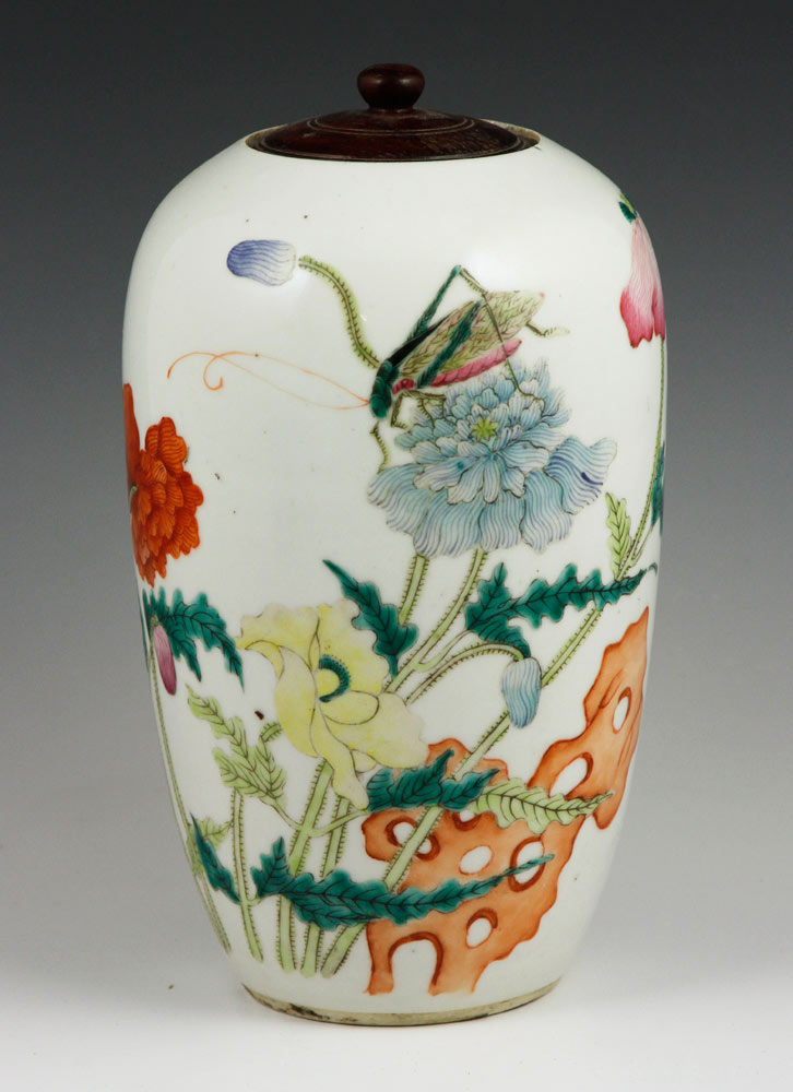 Appraisal: - Chinese th C Famille Rose Vase Famille rose vase