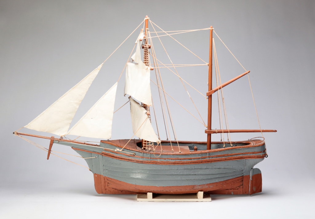 Appraisal: AMERICAN MODEL OF A SAILING SHIP First half- th century