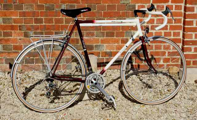 Appraisal: A RALEIGH DYNATECH TOUR -LITE BICYCLE the seat tube approximately