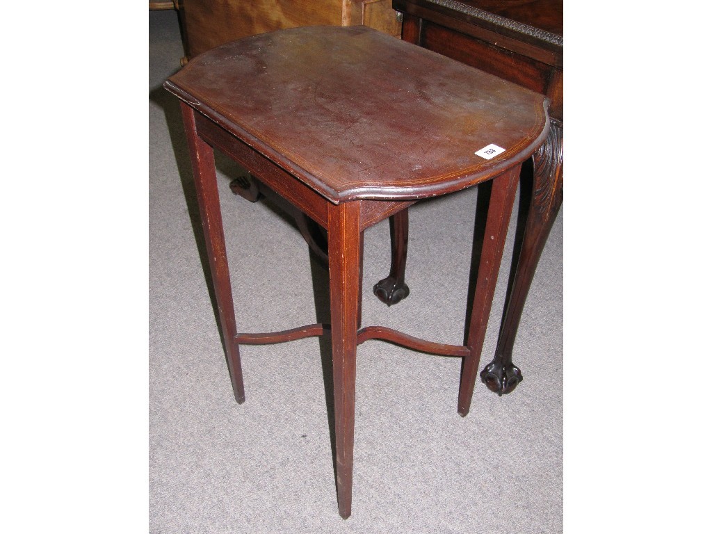 Appraisal: Edwardian mahogany occasional table