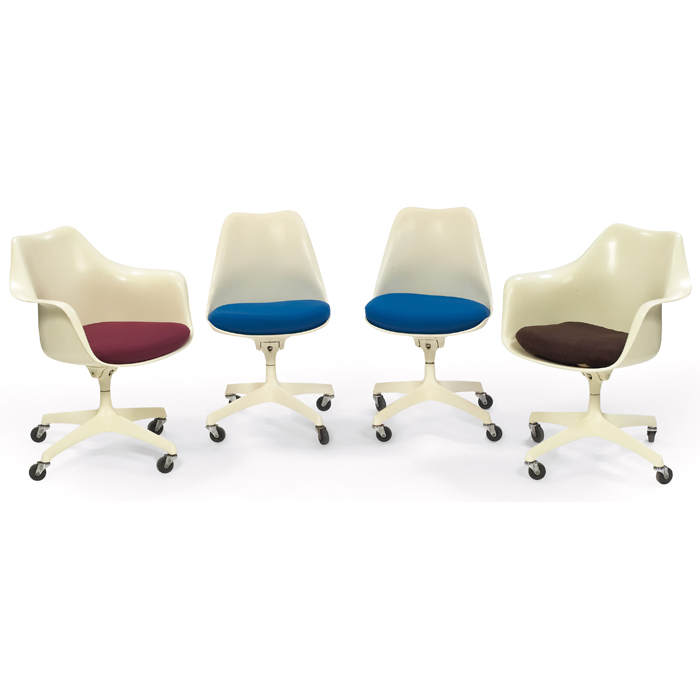 Appraisal: Eero Saarinen chairs four by Knoll two armchairs and two