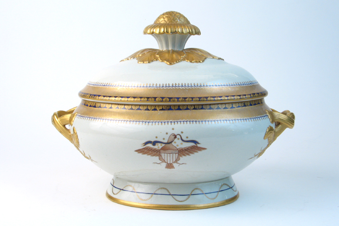 Appraisal: AN ENGLISH LOWESTOFT PORCELAIN COVERED TUREEN hand painted with dove