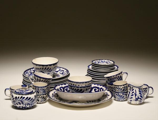 Appraisal: Lot of Mexican Anfora Puebla china in blue and white