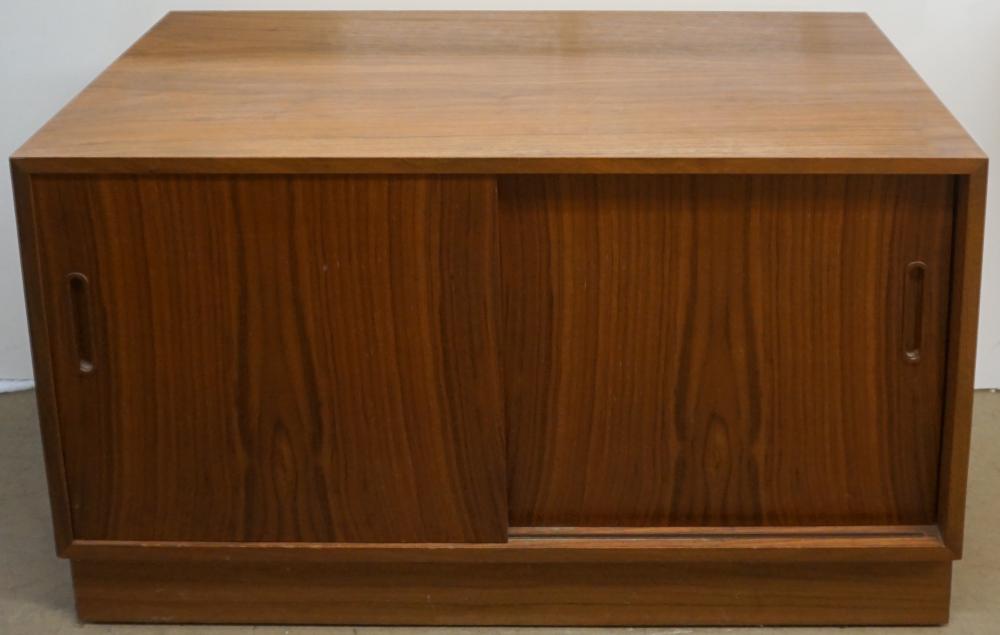 Appraisal: Hundevad Danish Teak Credenza Missing interior shelves x x in