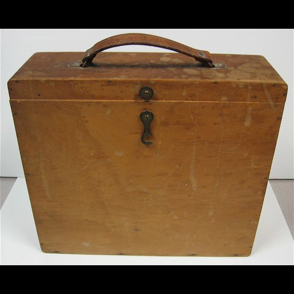 Appraisal: X X ARTISTS WOOD CARRYING CASE