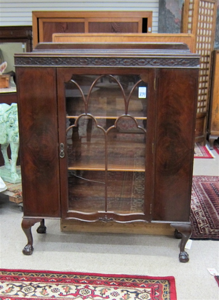 Appraisal: CHIPPENDALE REVIVAL MAHOGANY CABINET BOOKCASE English early th century centering