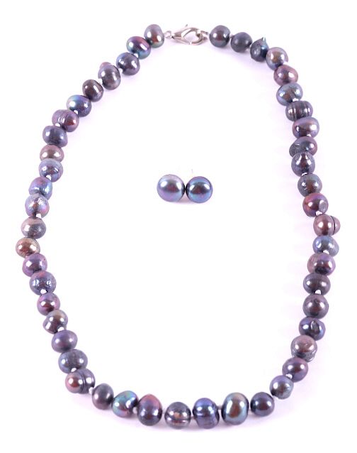 Appraisal: Black Pearl Necklace and Earring Set For your consideration is