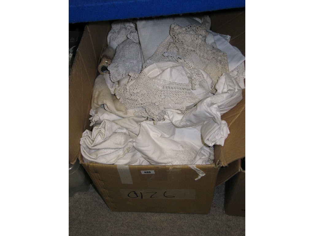 Appraisal: Box of assorted linen and lace items