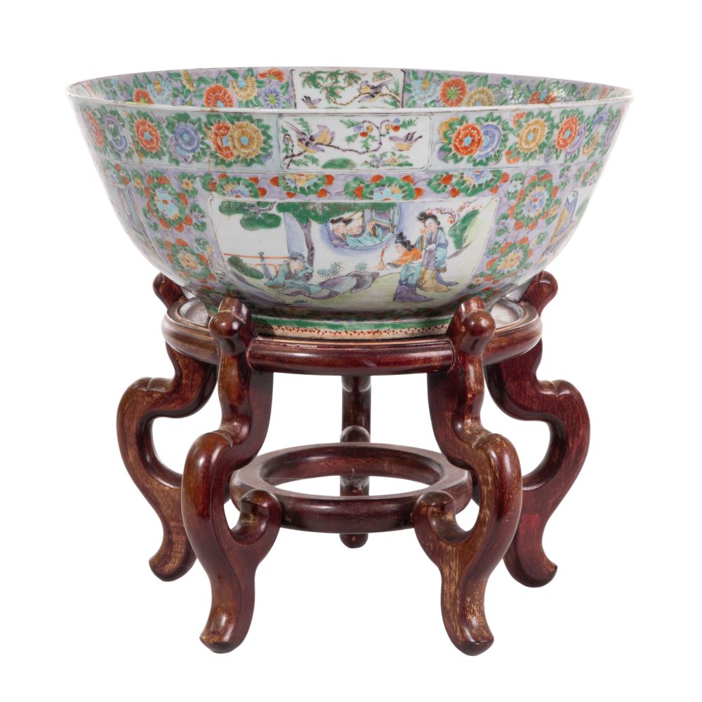 Appraisal: CHINESE FAMILLE ROSE BOWLUnmarked deep bowl having a figural interior