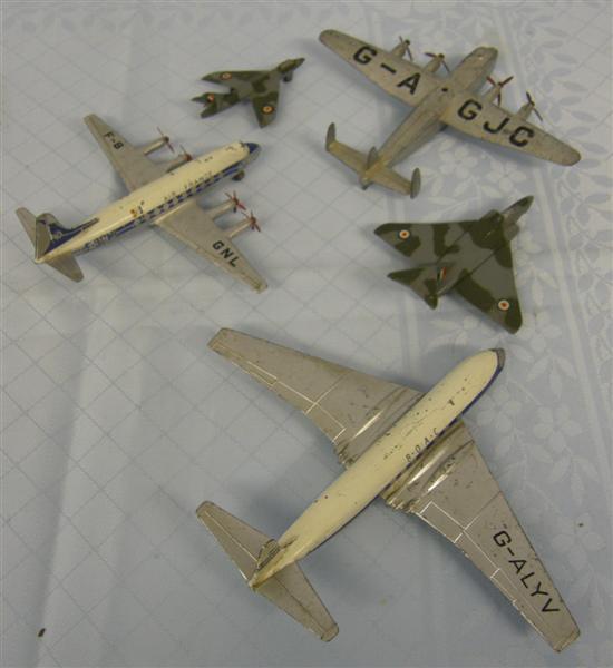 Appraisal: Five Dinky planes Comet Viscount York and two military planes