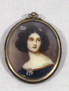 Appraisal: A fine portrait miniature on ivory of a young lady