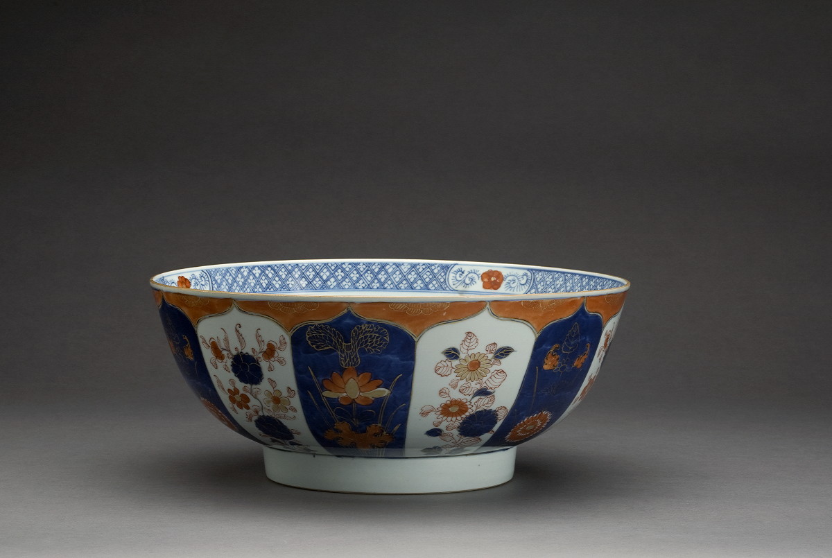 Appraisal: CHINESE PORCELAIN IMARI-DECORATED PUNCH BOWL EIGHTEENTH CENTURY Painted on the