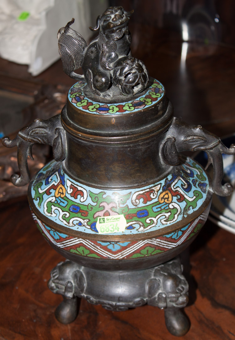 Appraisal: Three oriental items including two Canton dishes and cloisonne enamel