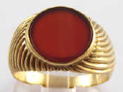 Appraisal: A carat gold gent's cornelian signet ring stone approx mm