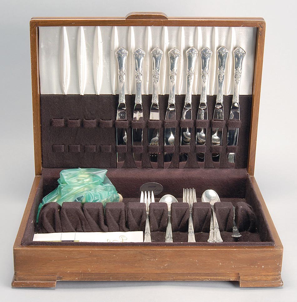 Appraisal: CASED SET OF STERLING SILVER FLATWARE BY STATE HOUSE in