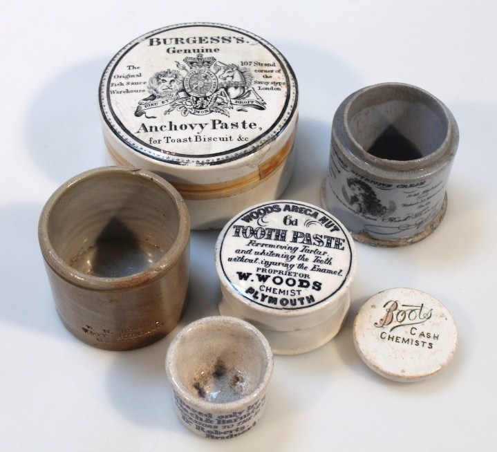 Appraisal: Various late thC pot lids jars etc to include Wood's