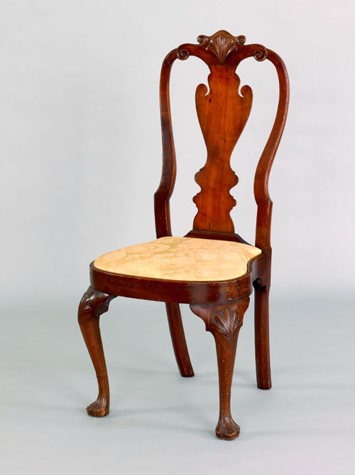 Appraisal: Philadelphia Queen Anne walnut dining chair ca the shell carved