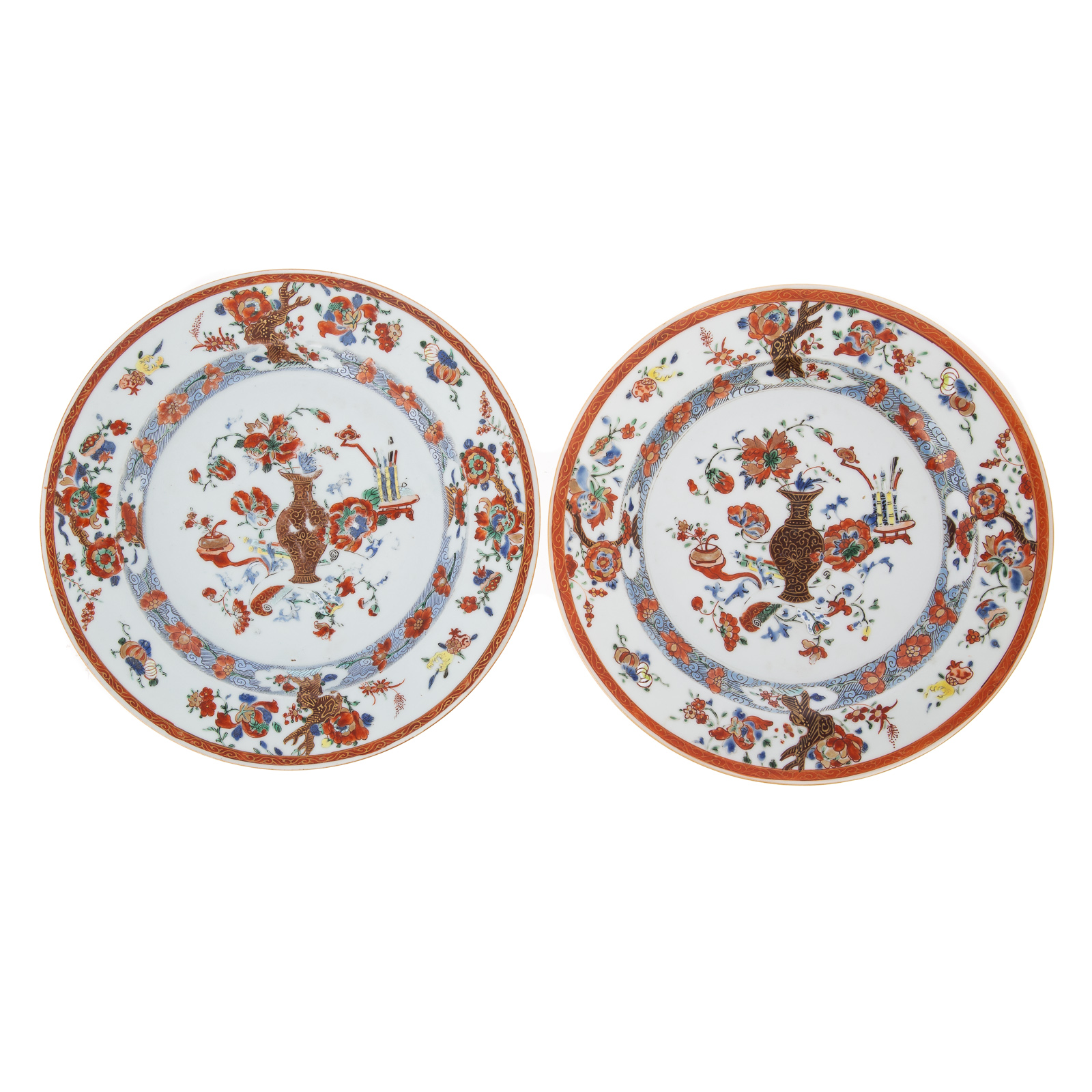 Appraisal: A PAIR OF CHINESE EXPORT ROUGE DE FER PLATES Yongzheng