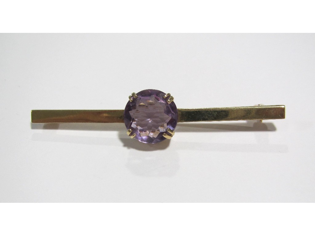 Appraisal: A ct gold amethyst set bar brooch