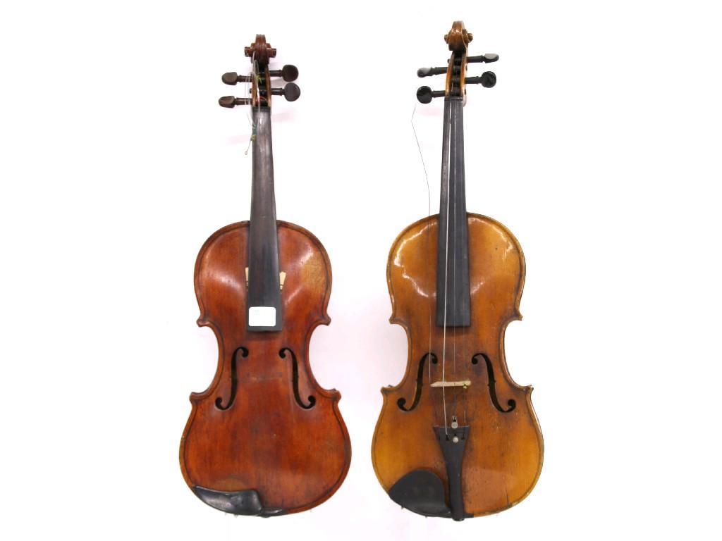 Appraisal: Early th century violin labelled James Smith Darvel cm together