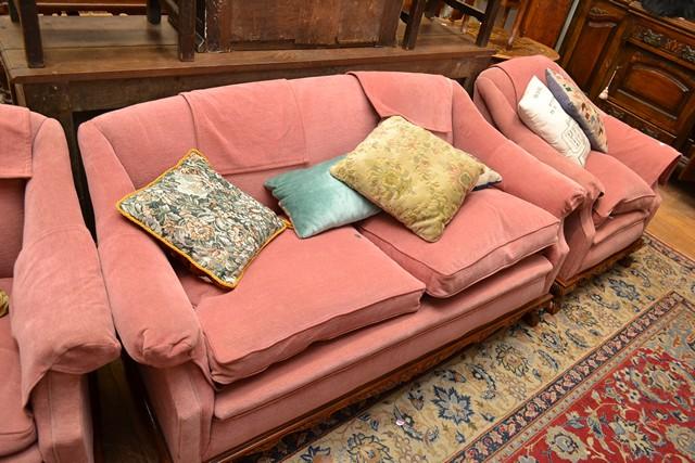 Appraisal: AN ANTIQUE STYLE THREE PIECE LOUNGE SETTEE IN PINK VELVET