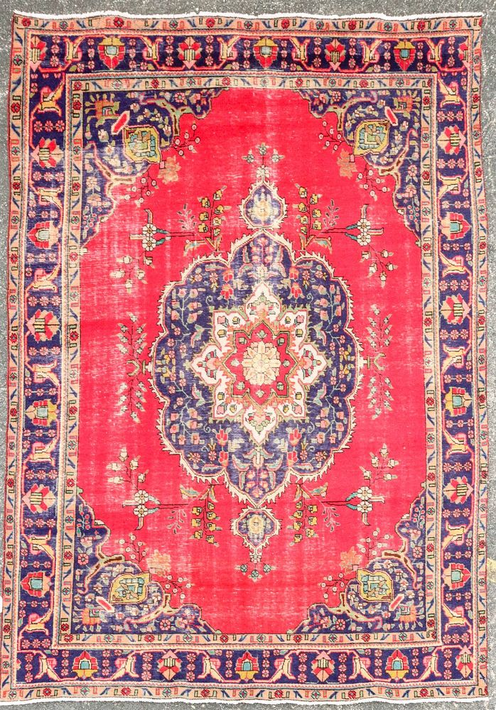 Appraisal: A MID TH CENTURY PERSIAN TABRIZ ROOM SIZED CARPET The