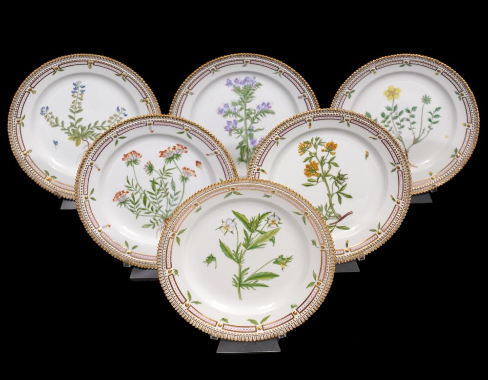 Appraisal: FLORA DANICA LUNCH PLATES Flora Danica Royal Copenhagen Lunch Plates